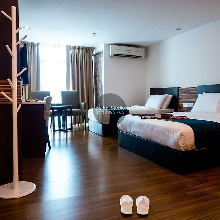 Berkat Studio  Kota Bharu Bagian luar foto