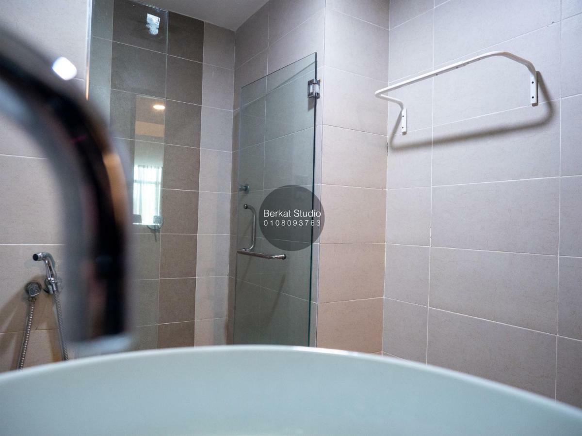 Berkat Studio  Kota Bharu Bagian luar foto